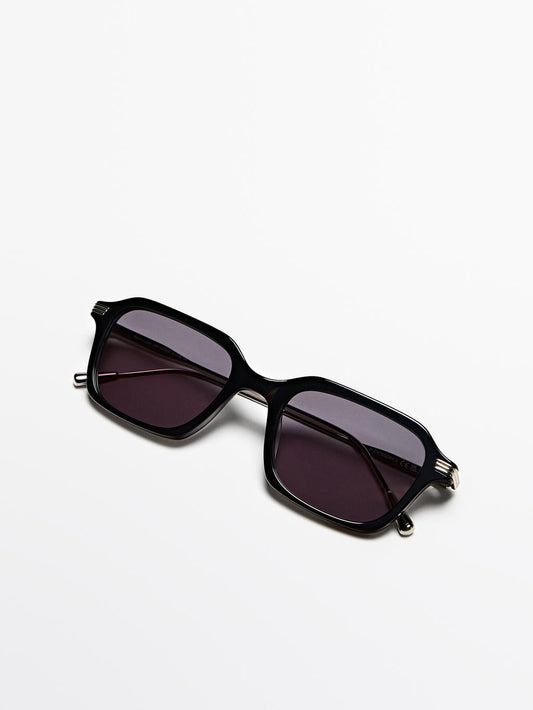 Rectangular sunglasses with metal temples