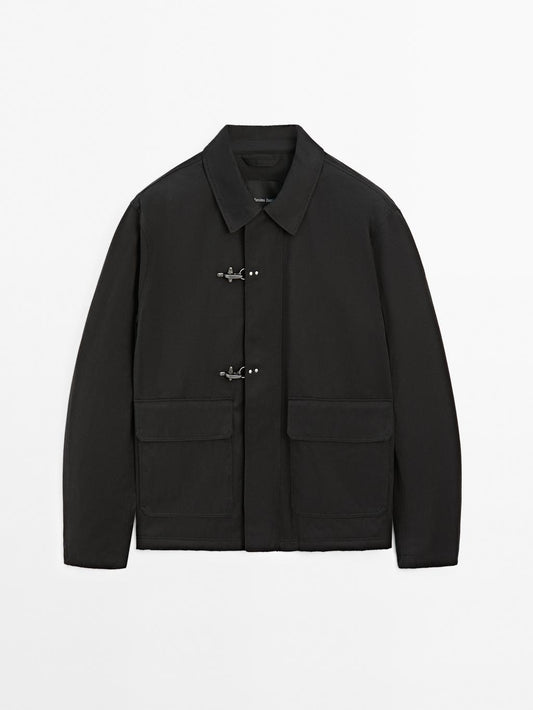 Water-repellent toggle jacket