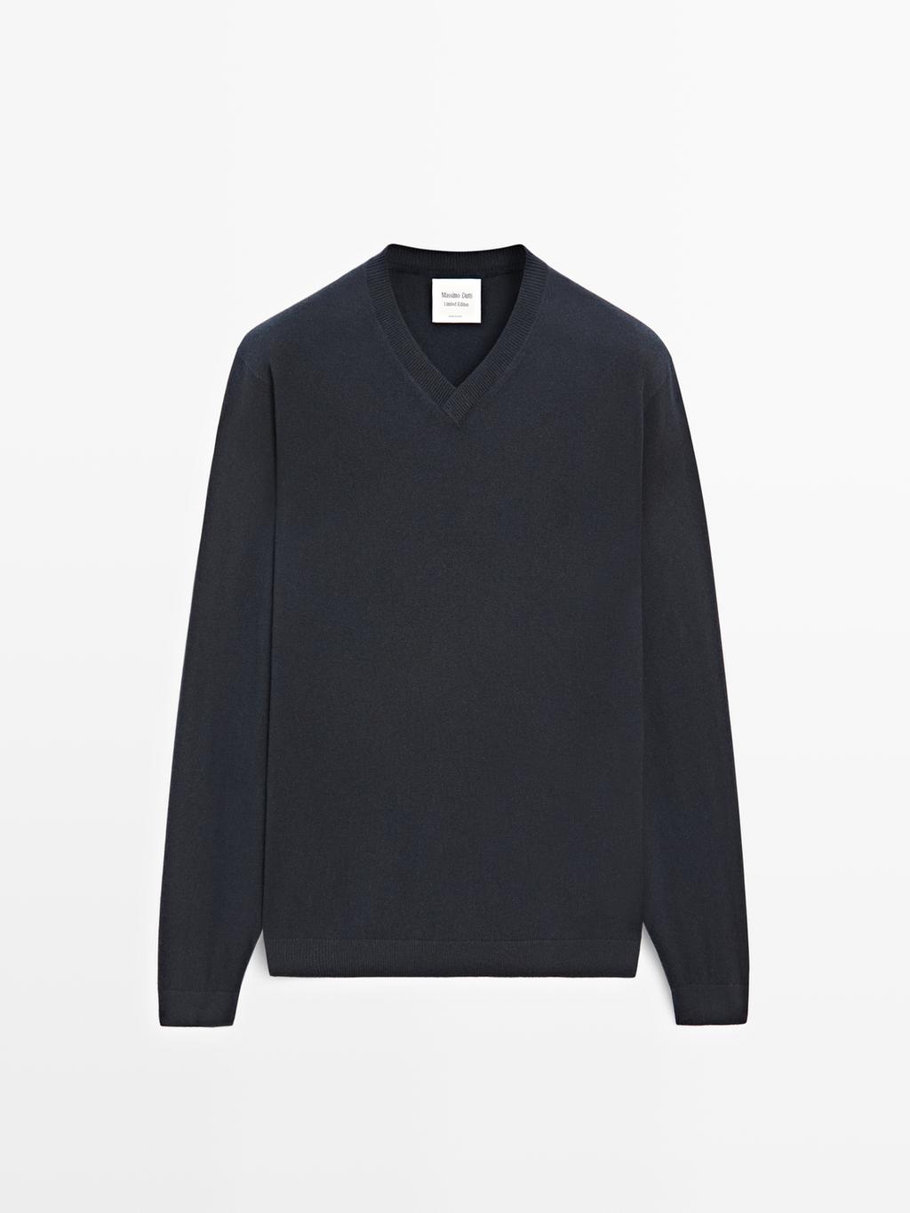 Wool and cashmere knit V-neck sweater - LIMITED